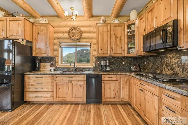 $1,285,000 | 4550 Highway 93, Mackay, ID 83251