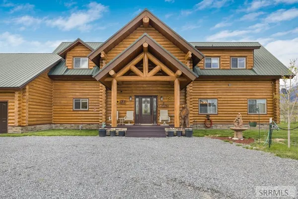 $1,285,000 | 4550 Highway 93, Mackay, ID 83251