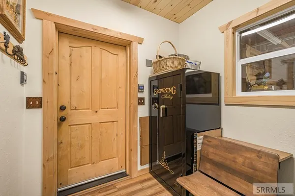 $1,285,000 | 4550 Highway 93, Mackay, ID 83251