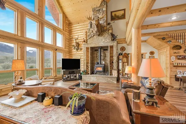 $1,285,000 | 4550 Highway 93, Mackay, ID 83251