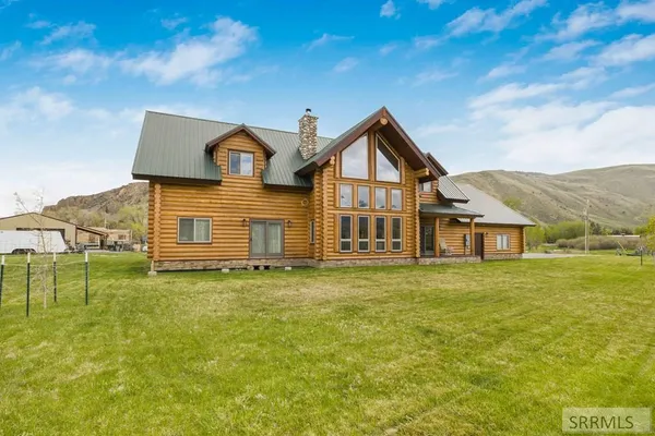 $1,285,000 | 4550 Highway 93, Mackay, ID 83251
