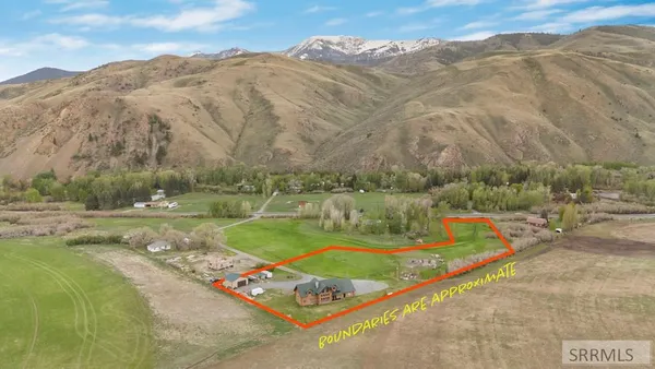 $1,285,000 | 4550 Highway 93, Mackay, ID 83251