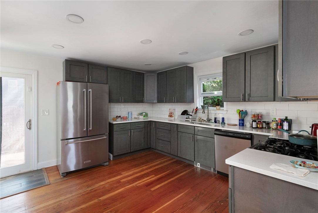 33 Amy Street Providence, RI 02906 - Photo 34 of 50 Cottage Kitchen
