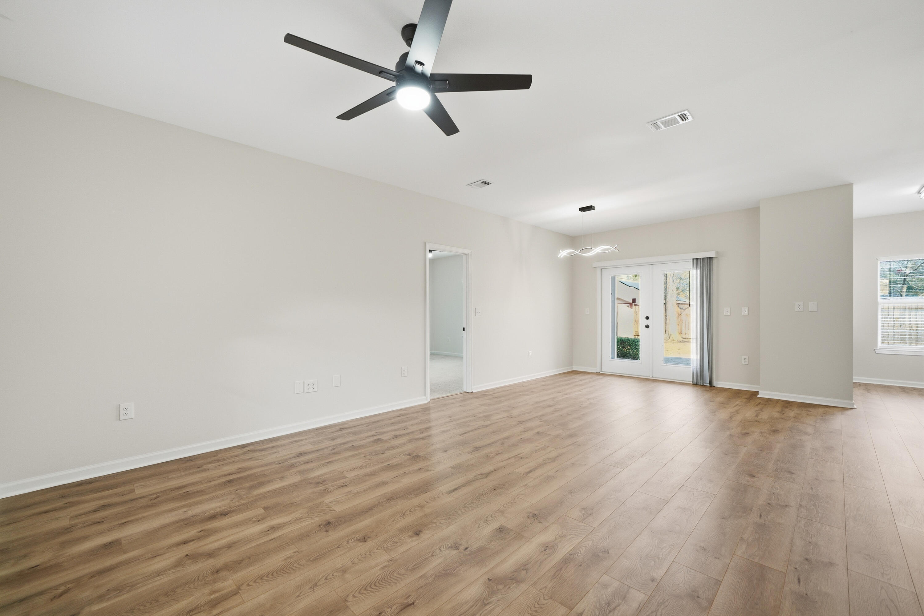 286 Jones Road Crestview, FL 32536 - Photo 11 of 34 DSC04515