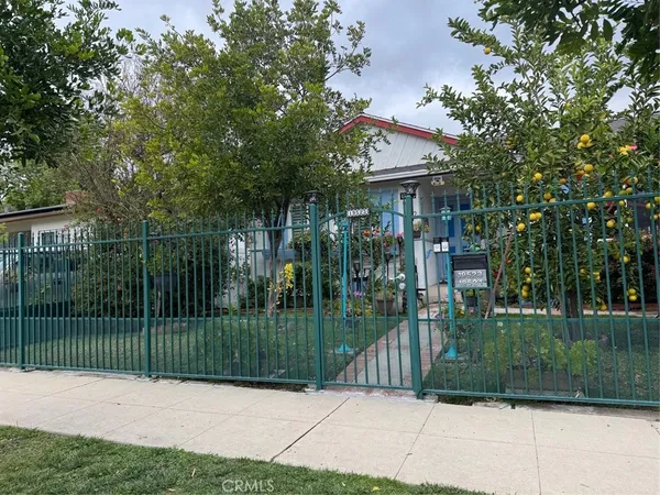 $4,295 | 19523 Friar Street, Tarzana, CA 91335