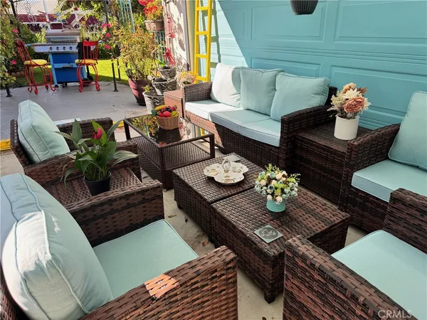 $4,295 | 19523 Friar Street, Tarzana, CA 91335