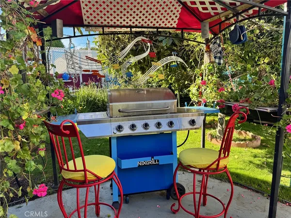 $4,295 | 19523 Friar Street, Tarzana, CA 91335