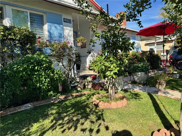 $4,295 | 19523 Friar Street, Tarzana, CA 91335