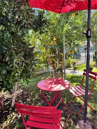 $4,295 | 19523 Friar Street, Tarzana, CA 91335