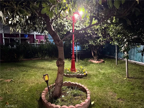 $4,295 | 19523 Friar Street, Tarzana, CA 91335