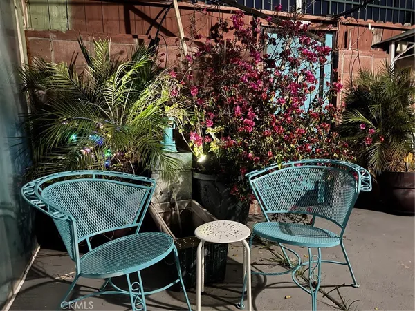 $4,295 | 19523 Friar Street, Tarzana, CA 91335