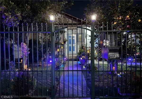 $4,295 | 19523 Friar Street, Tarzana, CA 91335