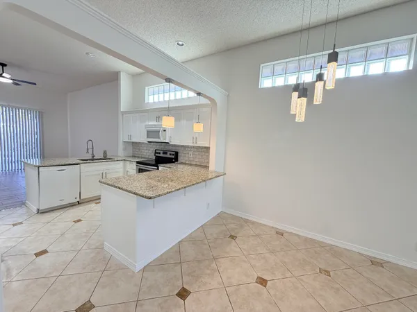 $3,100 | 133 Woodlake Circle, Greenacres, FL 33463