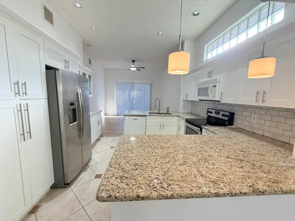 $3,100 | 133 Woodlake Circle, Greenacres, FL 33463