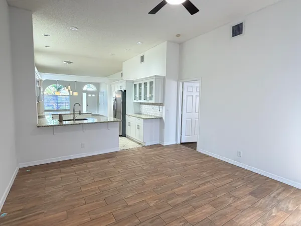$3,100 | 133 Woodlake Circle, Greenacres, FL 33463