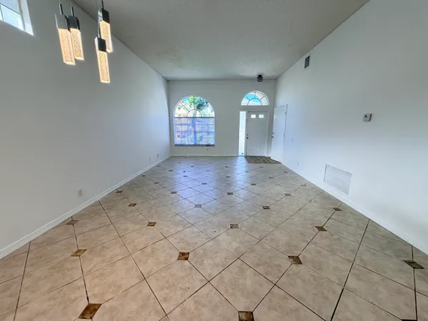 $3,100 | 133 Woodlake Circle, Greenacres, FL 33463
