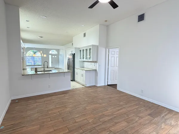 $3,100 | 133 Woodlake Circle, Greenacres, FL 33463
