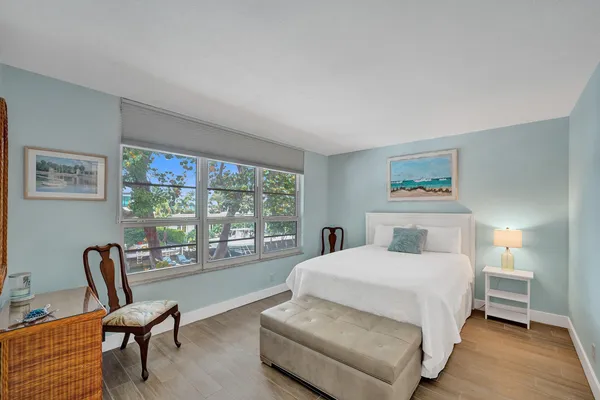 $435,000 | 3145 Northeast 48th Court, Unit 215, Lighthouse Point, FL 33064