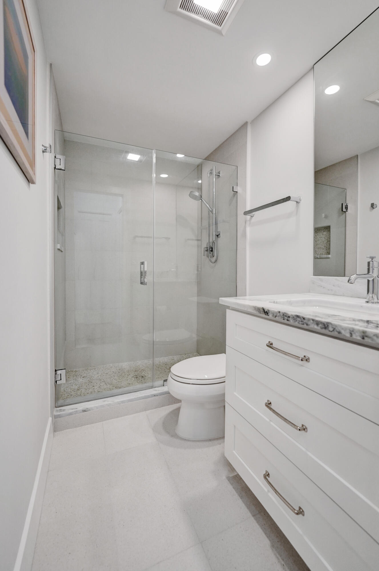 3145 Northeast 48th Court, Unit 215 Lighthouse Point, FL 33064 - Photo 17 of 46 2nd Bathroom #1 215
