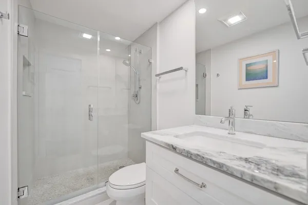 $435,000 | 3145 Northeast 48th Court, Unit 215, Lighthouse Point, FL 33064