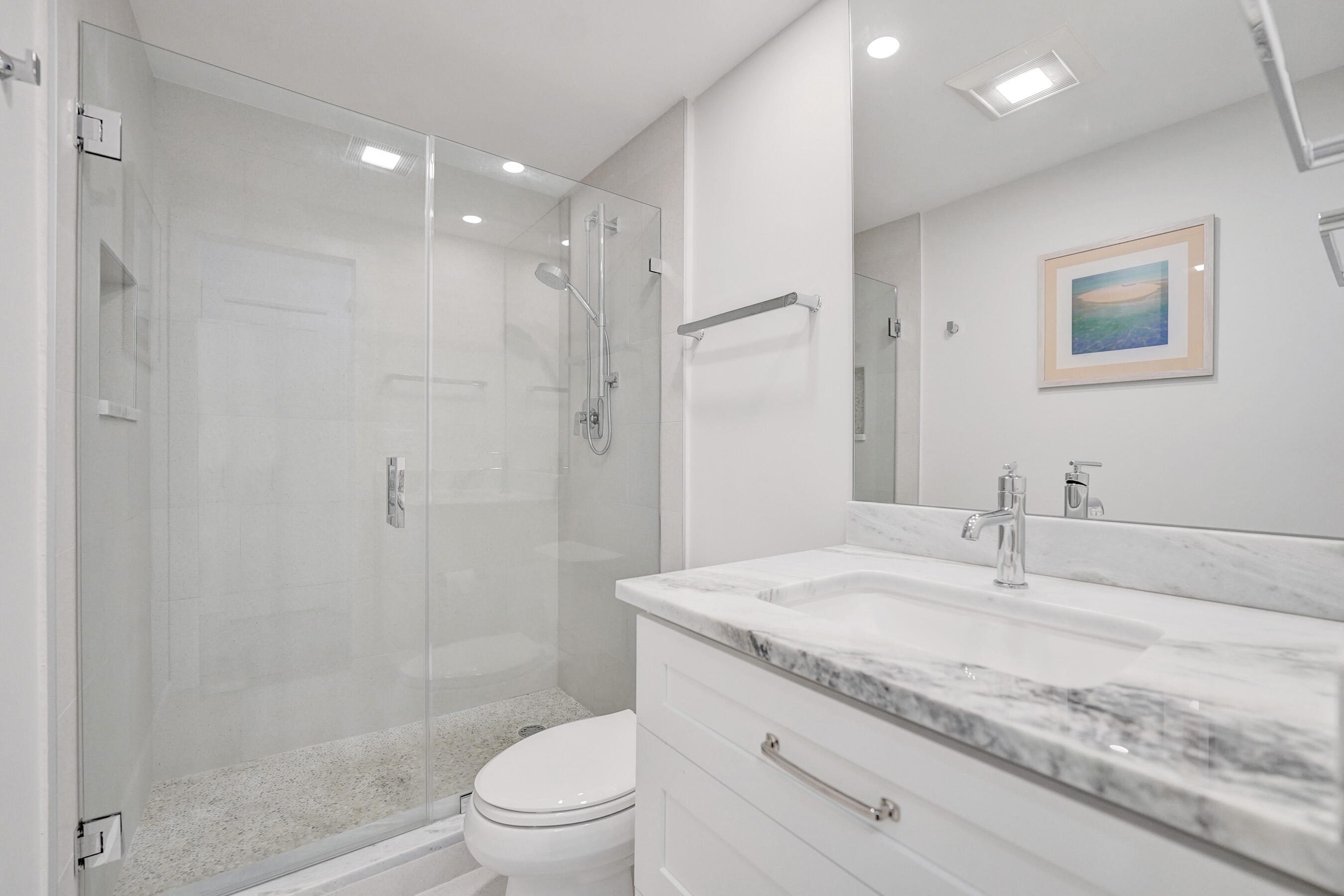 3145 Northeast 48th Court, Unit 215 Lighthouse Point, FL 33064 - Photo 18 of 46 2nd Bathroom #2 215
