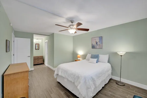 $435,000 | 3145 Northeast 48th Court, Unit 215, Lighthouse Point, FL 33064