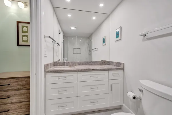 $435,000 | 3145 Northeast 48th Court, Unit 215, Lighthouse Point, FL 33064