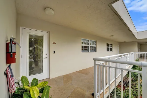 $435,000 | 3145 Northeast 48th Court, Unit 215, Lighthouse Point, FL 33064
