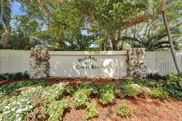 $435,000 | 3145 Northeast 48th Court, Unit 215, Lighthouse Point, FL 33064