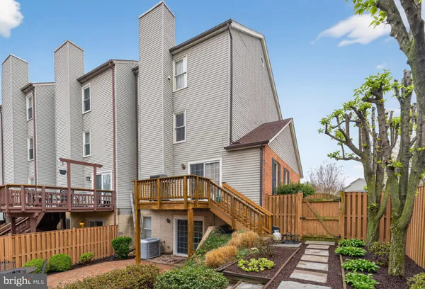 $749,950 | 6544 River Tweed Lane, Alexandria, VA 22312