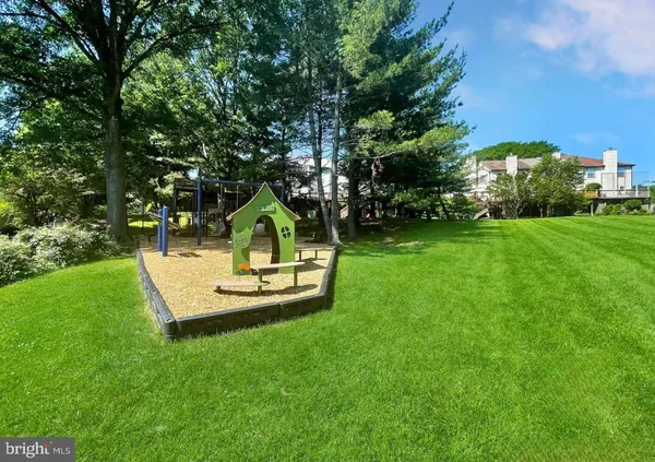 $749,950 | 6544 River Tweed Lane, Alexandria, VA 22312