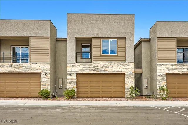 $425,420 | 242 White Crest Peak Avenue, Henderson, NV 89015