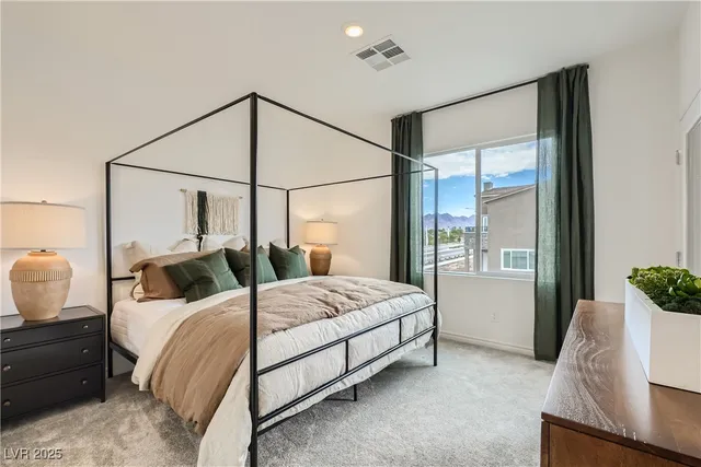 $425,420 | 242 White Crest Peak Avenue, Henderson, NV 89015