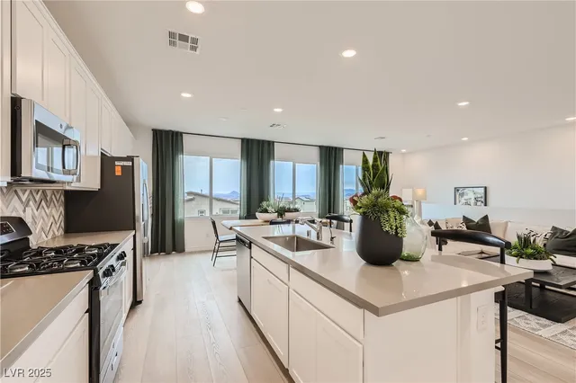 $425,420 | 242 White Crest Peak Avenue, Henderson, NV 89015