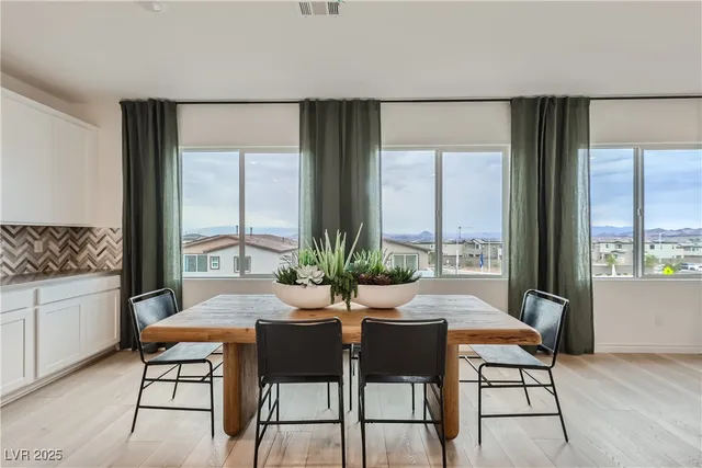 $425,420 | 242 White Crest Peak Avenue, Henderson, NV 89015