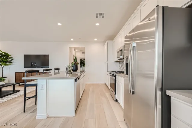 $425,420 | 242 White Crest Peak Avenue, Henderson, NV 89015