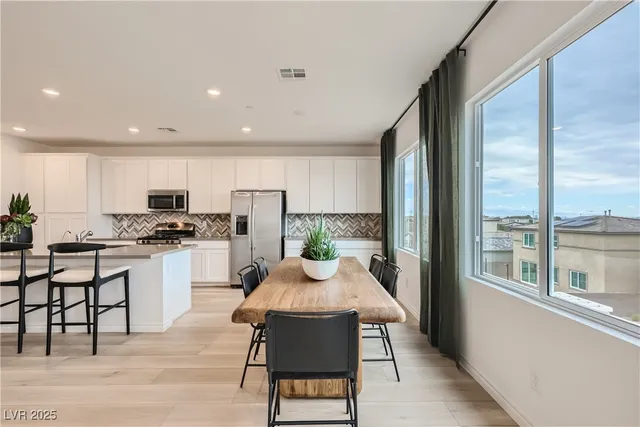 $425,420 | 242 White Crest Peak Avenue, Henderson, NV 89015