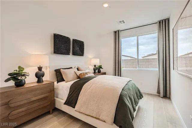 $425,420 | 242 White Crest Peak Avenue, Henderson, NV 89015