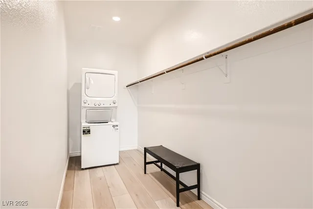 $425,420 | 242 White Crest Peak Avenue, Henderson, NV 89015