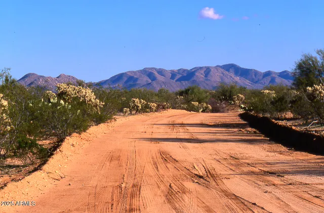 $12,330,000 | 411-lots West 411-lots W Reata Boulevard, Tucson, AZ 85736