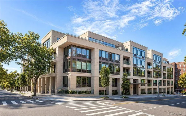 $3,000 | 64-05 Yellowstone Boulevard, Unit PH504 | Forest Hills