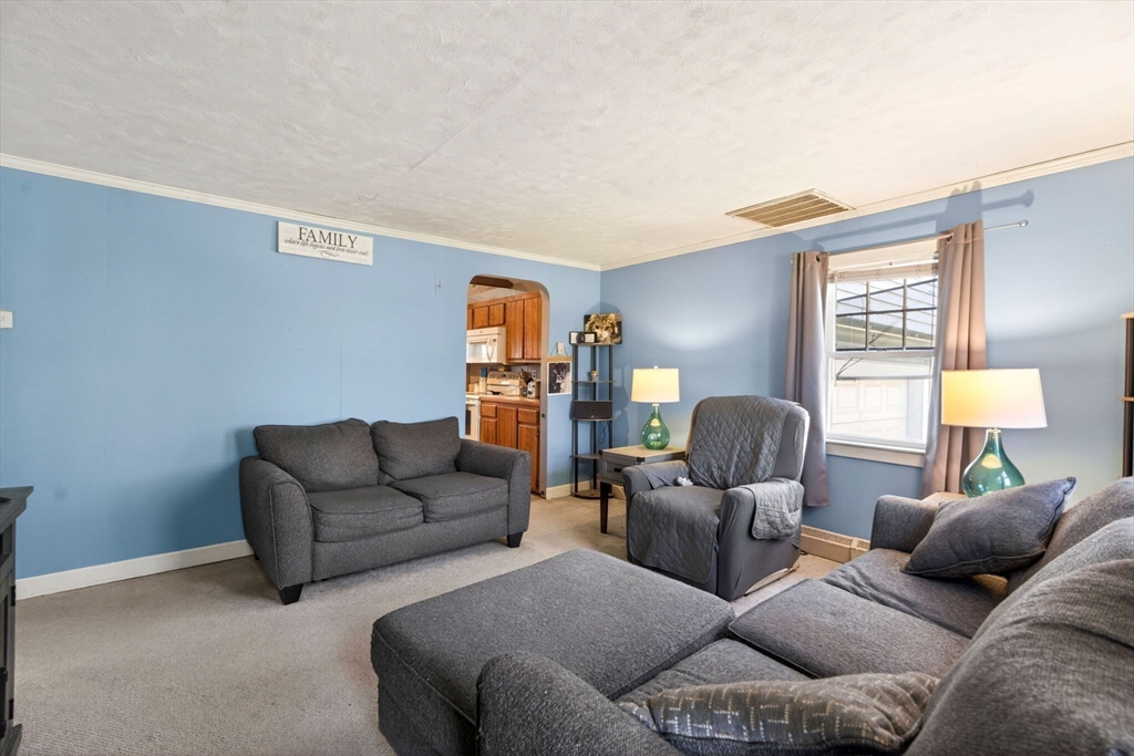 105 Connolly Road Avon, MA 02322 - Photo 2 of 34