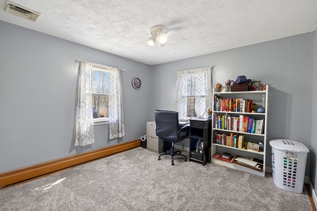 105 Connolly Road Avon, MA 02322 - Photo 5 of 34