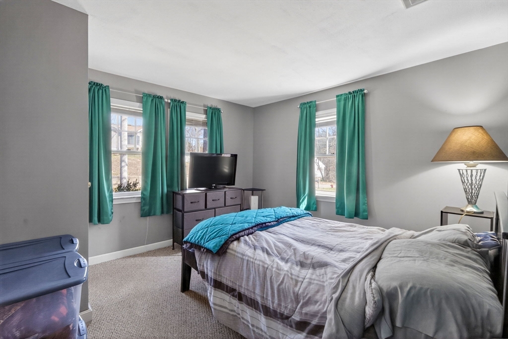 105 Connolly Road Avon, MA 02322 - Photo 8 of 34