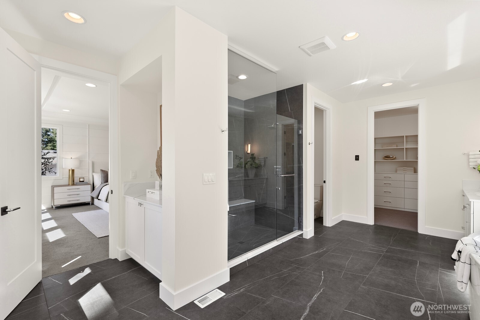 15045 Southeast 45th Place Bellevue, WA 98006 - Photo 21 of 34