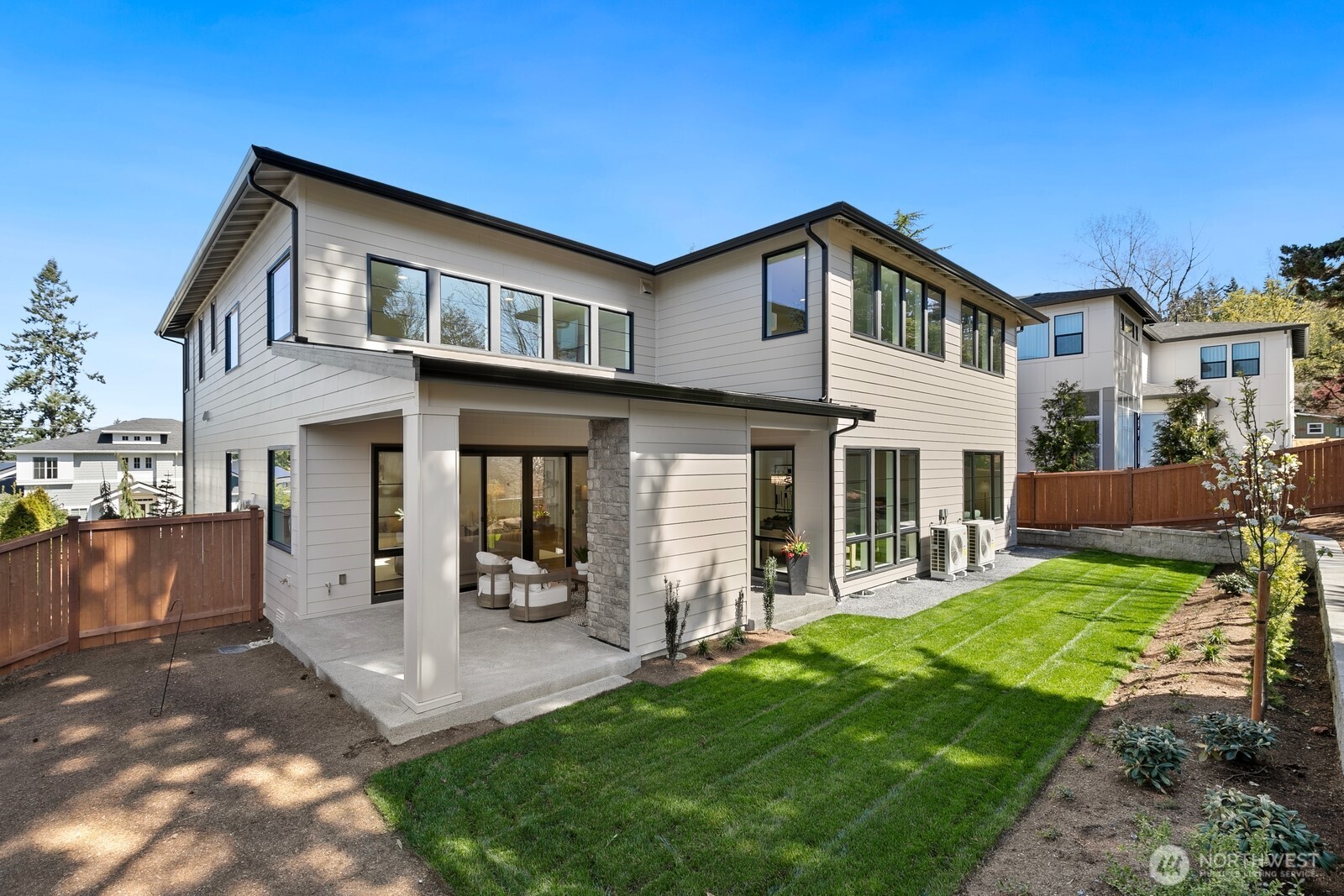 15045 Southeast 45th Place Bellevue, WA 98006 - Photo 31 of 34