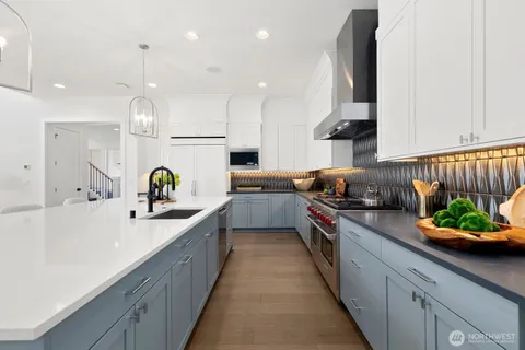 $3,455,000 | 15045 Southeast 45th Place, Bellevue, WA 98006