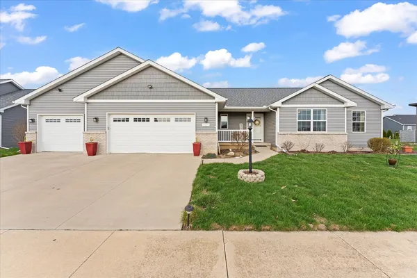 $429,900 | 3503 South Deer Ridge Drive, Urbana, IL 61802
