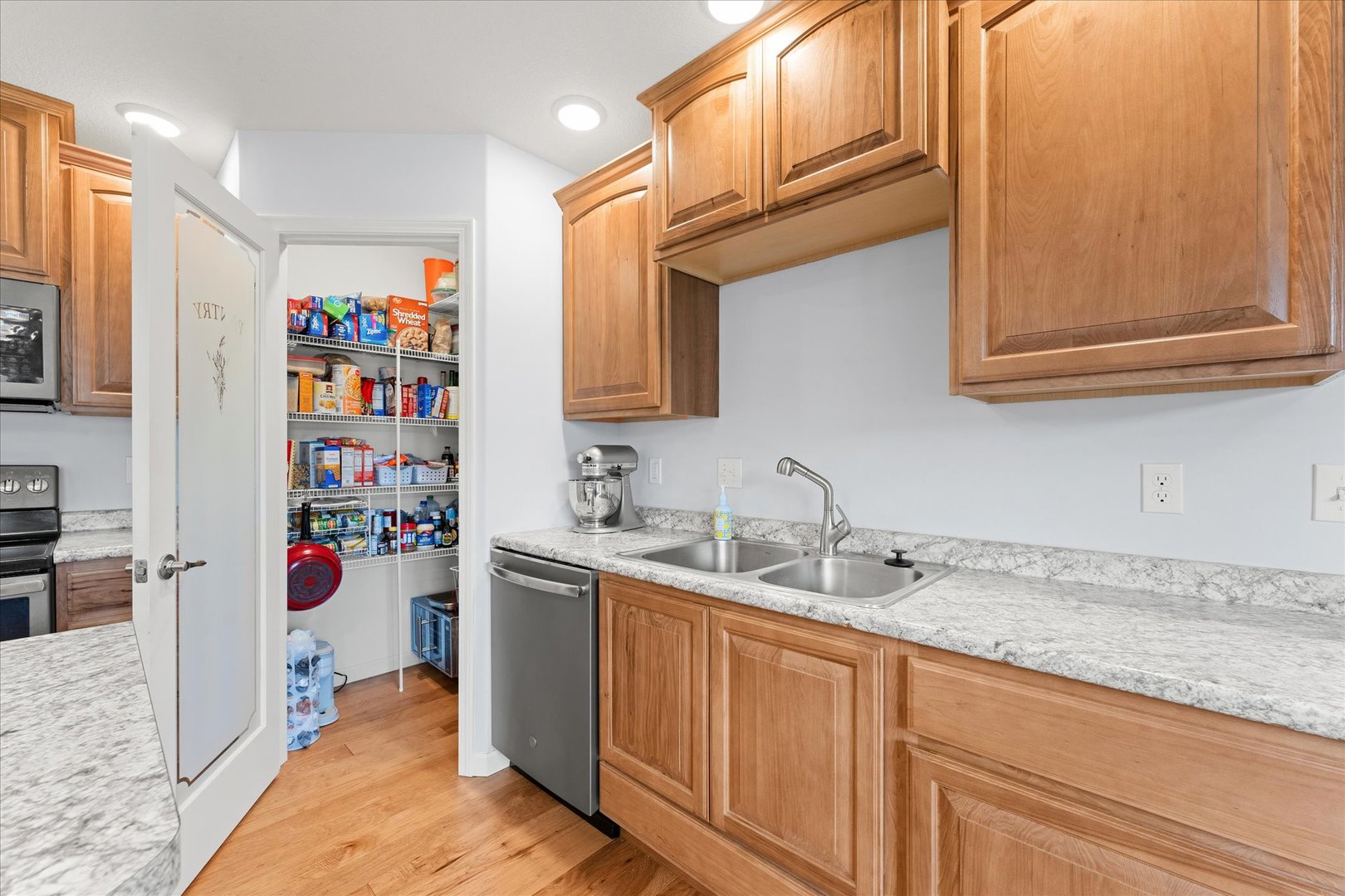 3503 South Deer Ridge Drive Urbana, IL 61802 - Photo 15 of 51 a utility room with cabinets