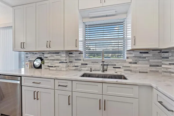 $1,800 | 4210 Ironwood Circle, Unit 103J, Bradenton, FL 34209